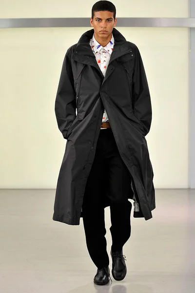 Look 15